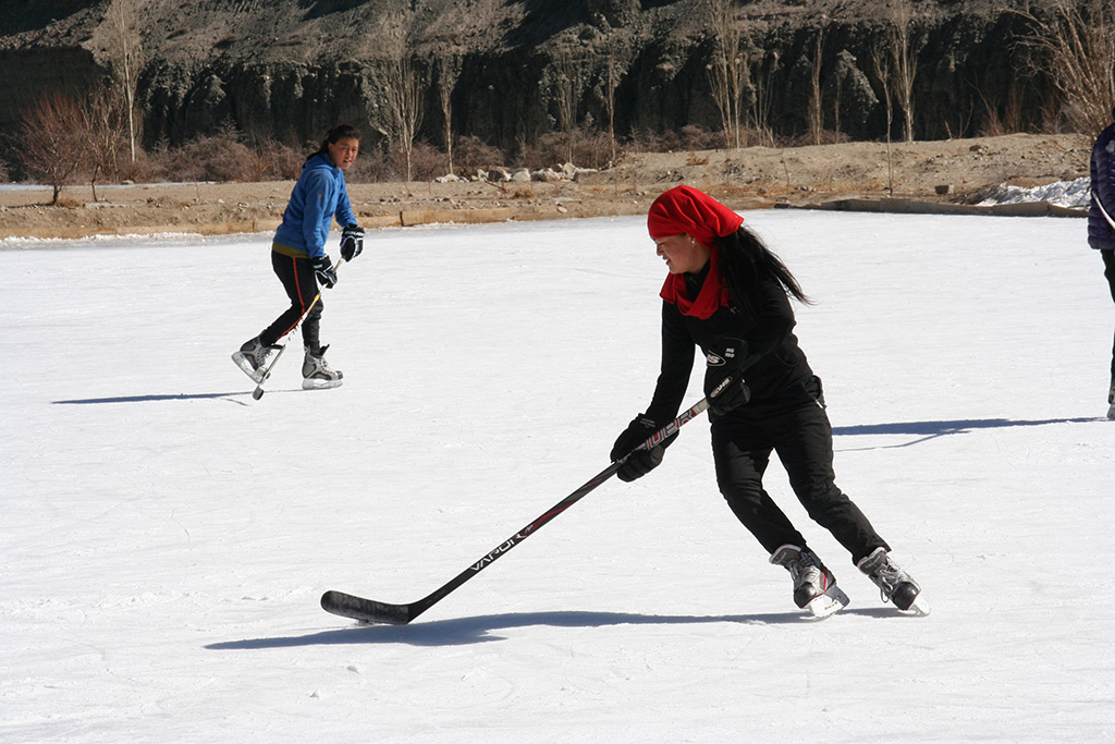 eishockeyspielendemaedchen